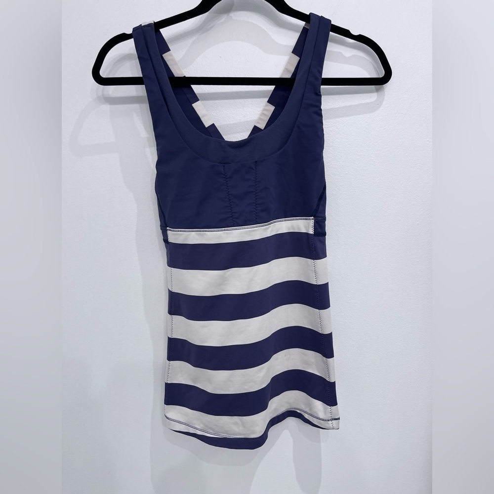 Lululemon Stuff Your Bra Tank I
Steep Stripe Cadet Blue Horizontal Cadet Blue 8